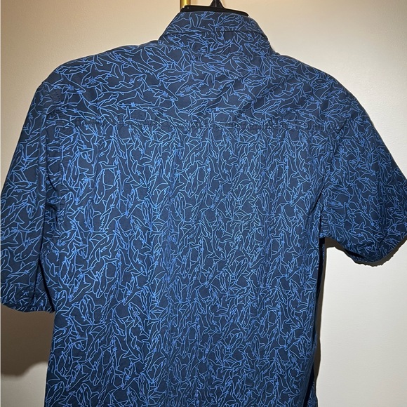 Dirty Laundry Shark Button Up - Picture 4 of 8